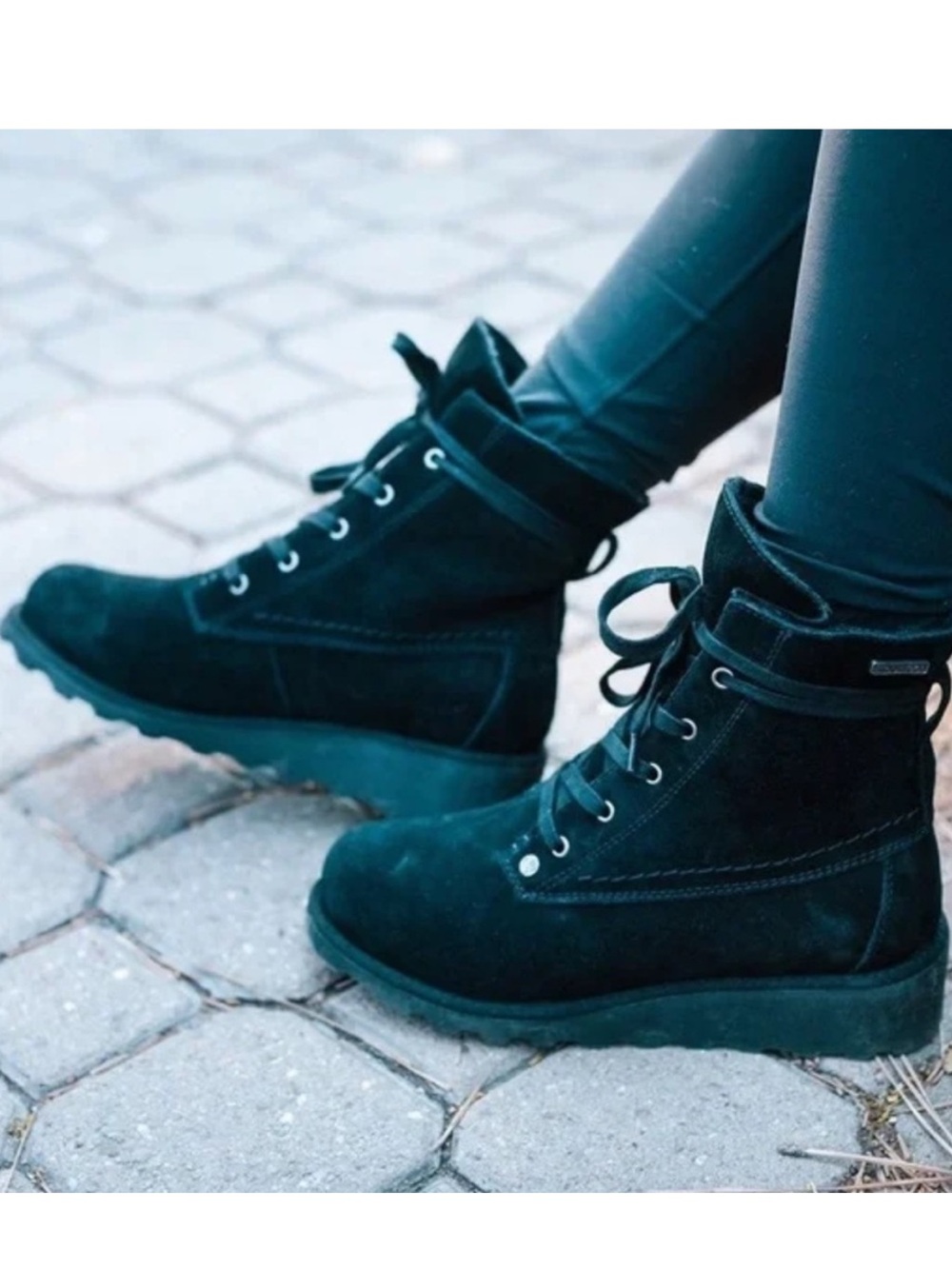 Bearpaw Krista black suede and shearling boot in 8W